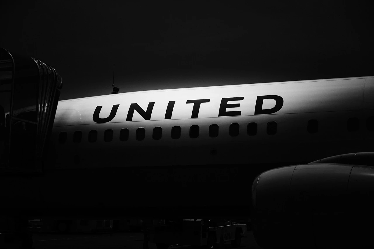 SAS breaks ties with United as it favors Delta Air Lines .